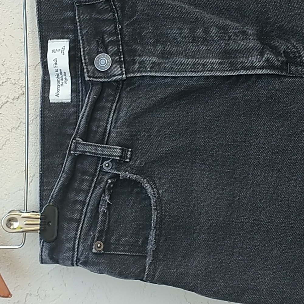ABERCROMBIE & FITCH The '80s Mom High Rise Jeans Size 28 Short - Picture 4 of 12